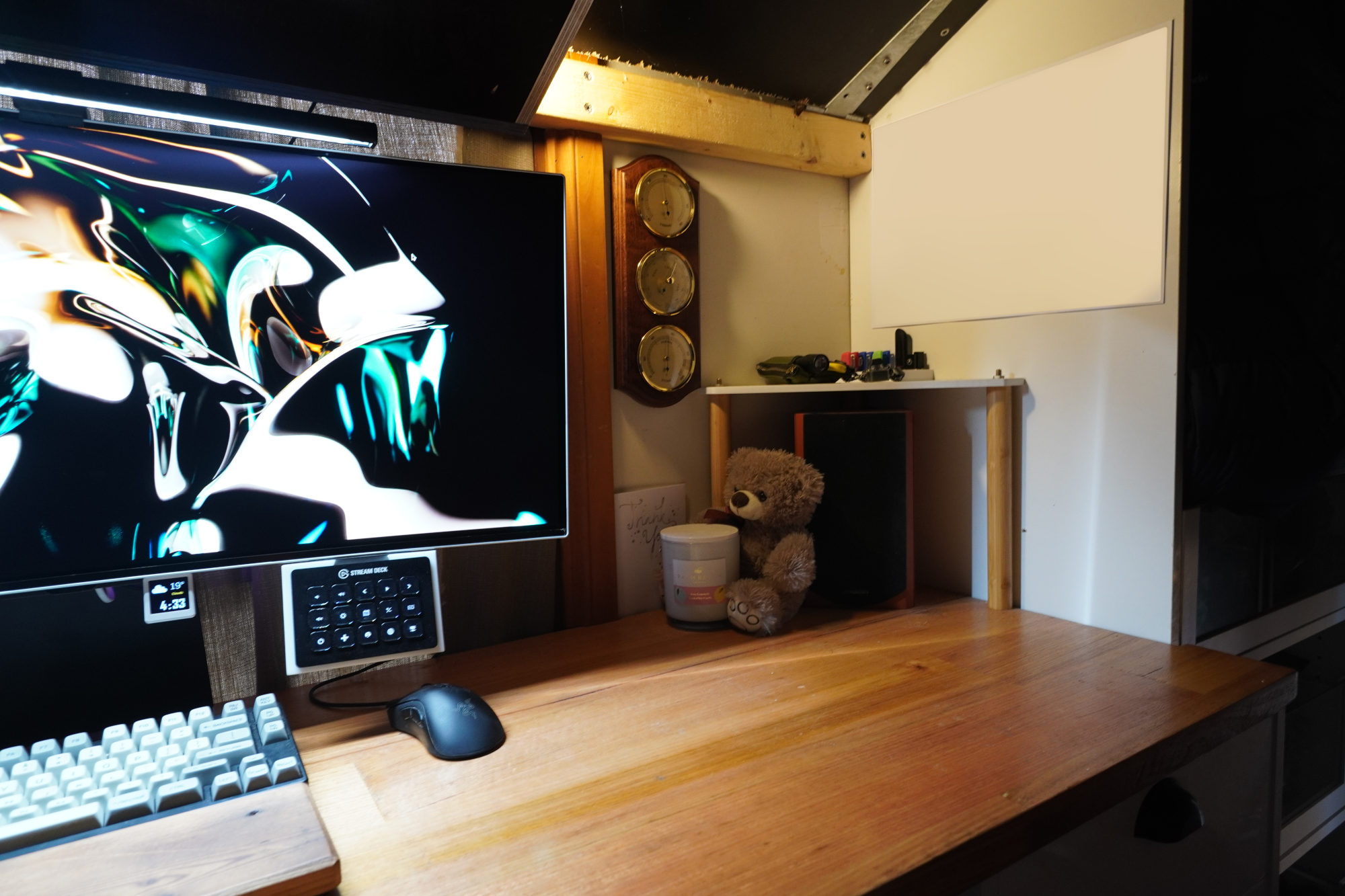 Desk Right