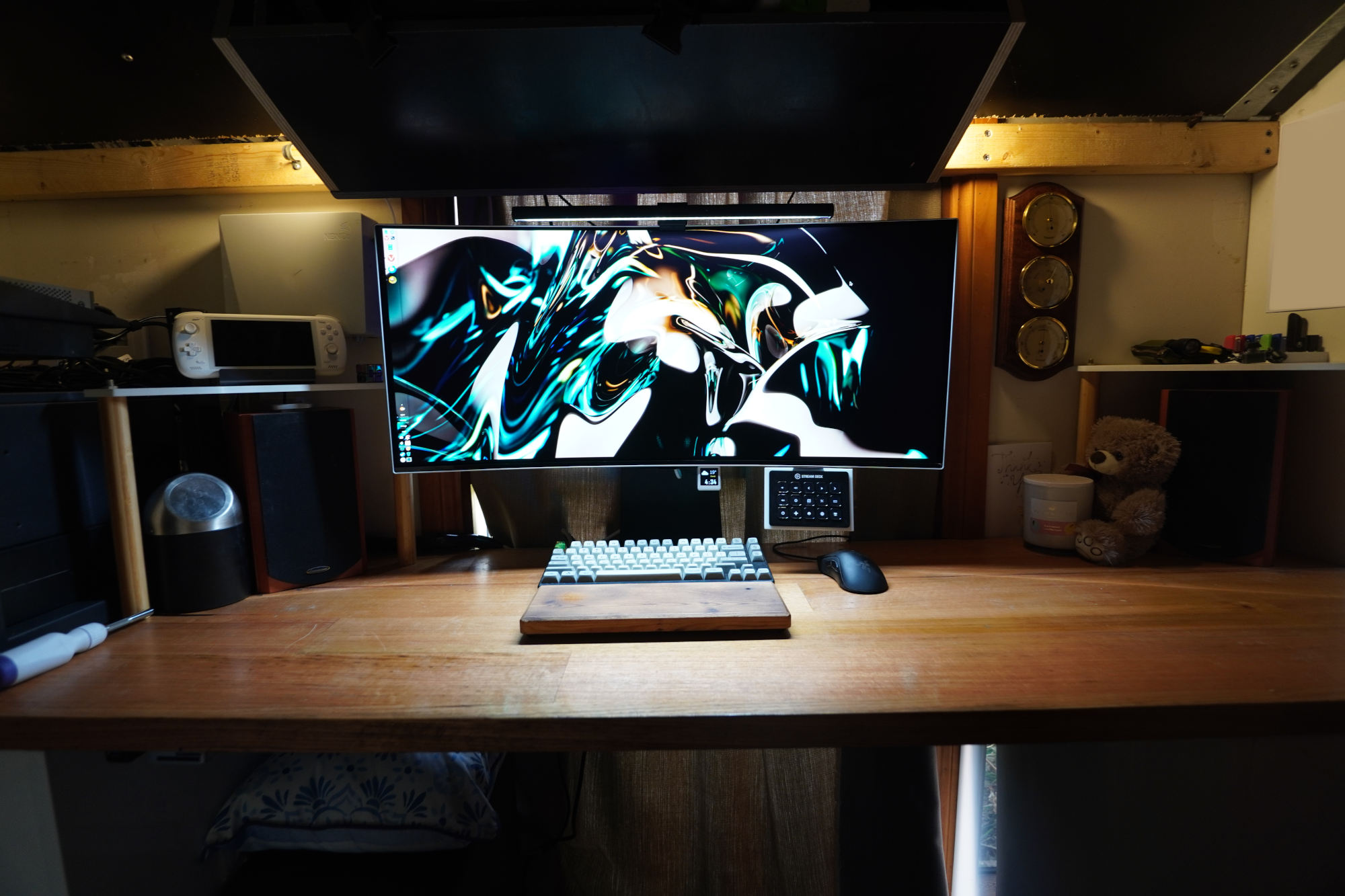 Desk Overview